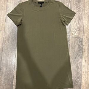 Forever 21 Women’s T-shirt dress army green